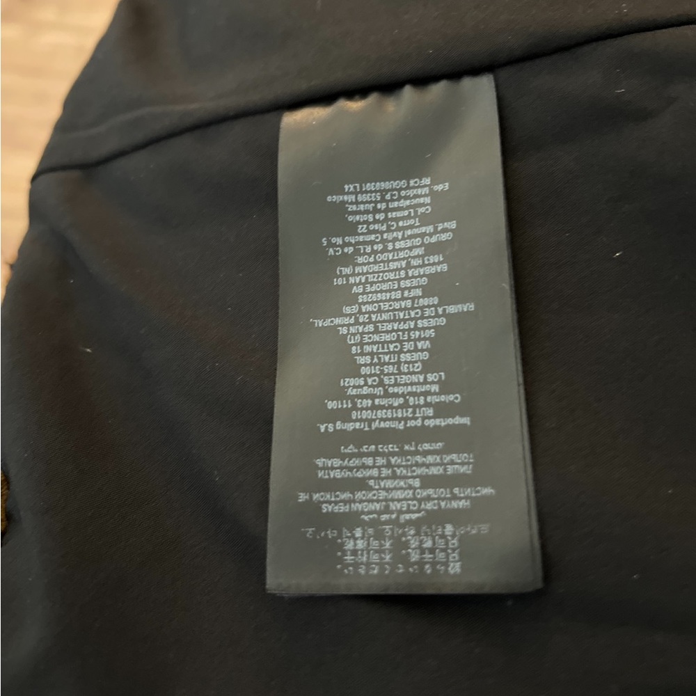 Guess jacket. - Picture 3 of 4